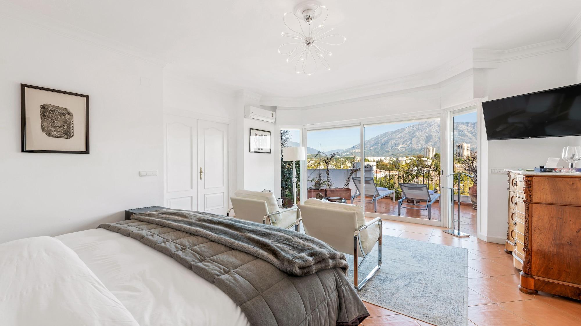 Molo 44 Puerto Banus Guest house 4*