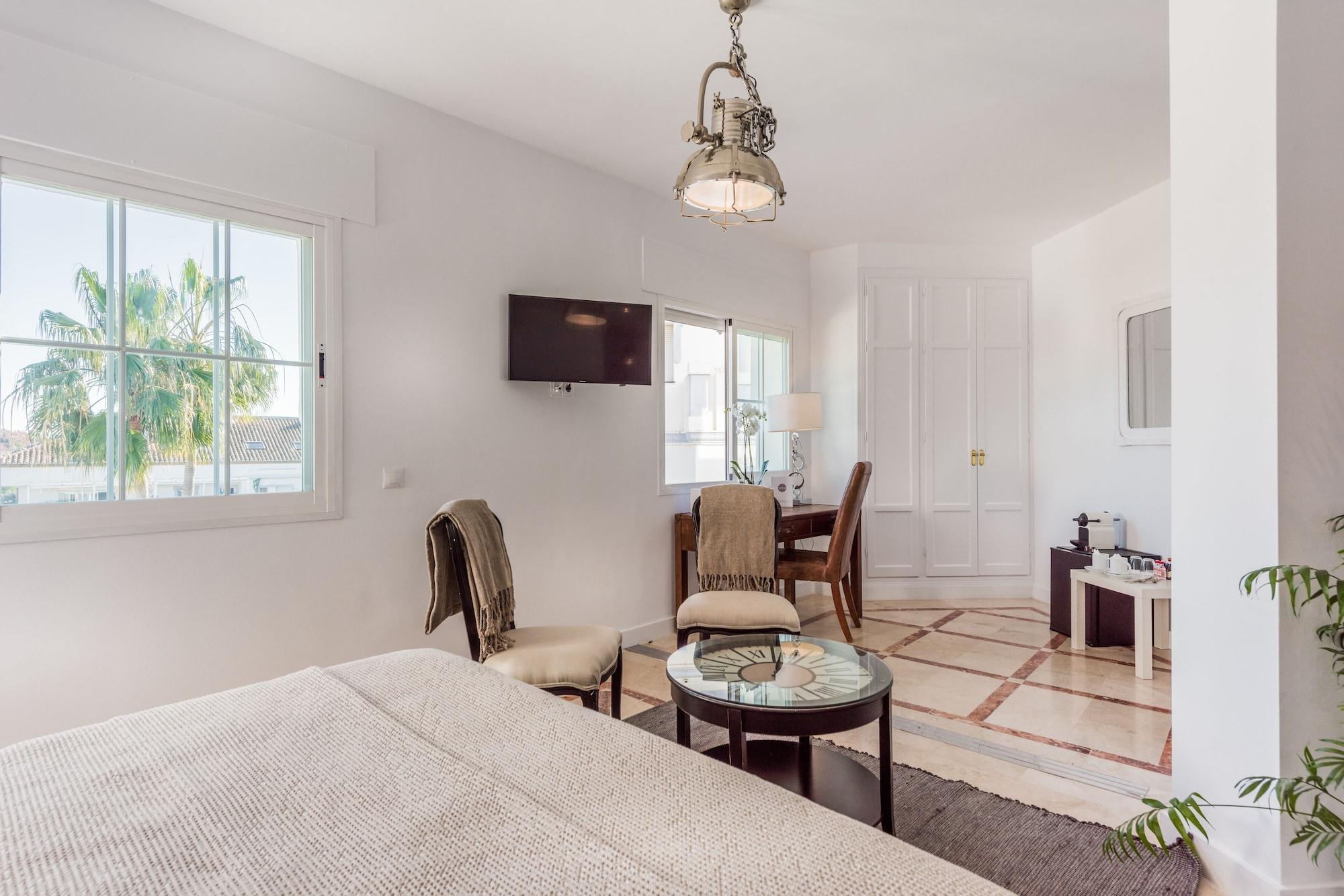 Molo 44 Puerto Banus Guest house 4*